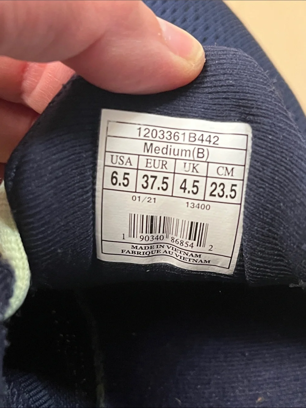 Brooks Navy Blue & Mint Green Sneakers Women’s 6.5 Medium